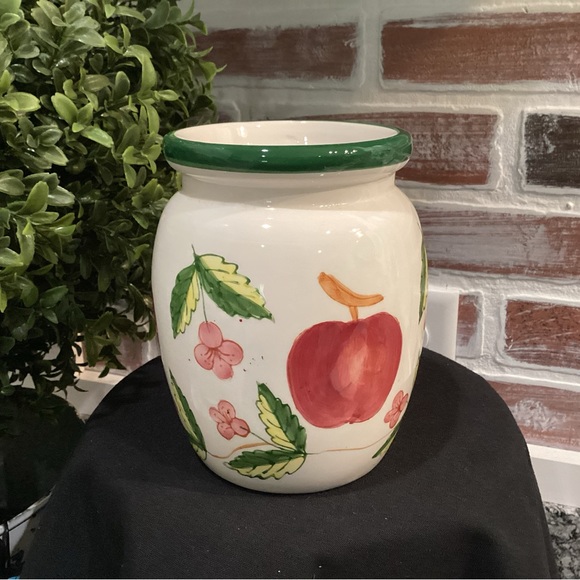 Ceramic crafted Apples Design vase for Flowers, Potpourri or Decor Piece - Picture 1 of 9